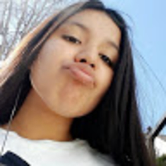 Meet your Posher, Janelle - Picture 1 of 1